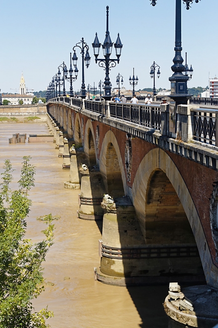 Pont de Pierre-012